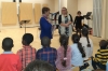 Remise des instruments aux enfants
